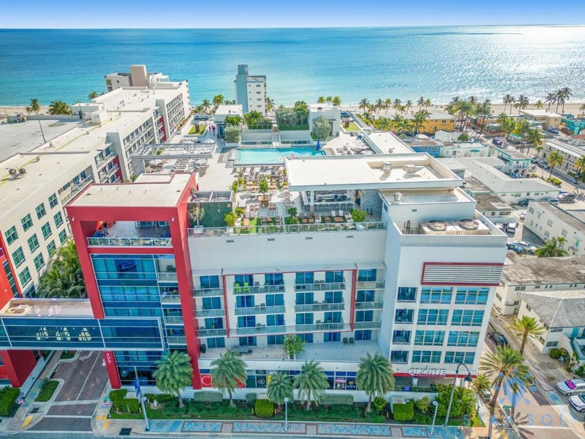 Beach Resort INFINITY EDGE SWIMMING POOL Hollywood Exterior foto